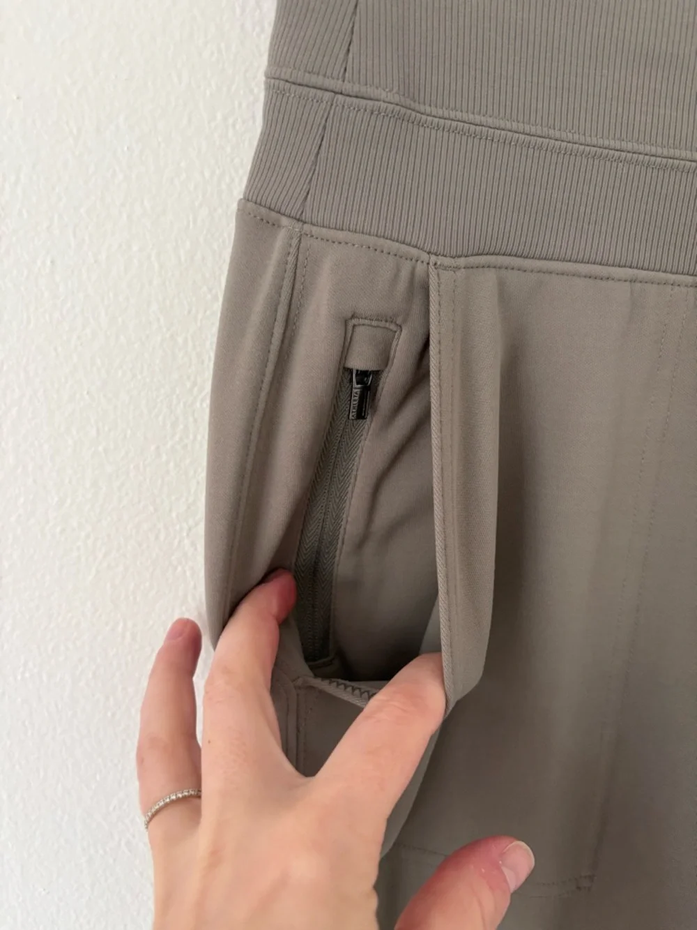 Athleta Dark Taupe Grey Venice High Rise Wide Leg Elastic Waist Pant Size XS - Picture 8 of 12